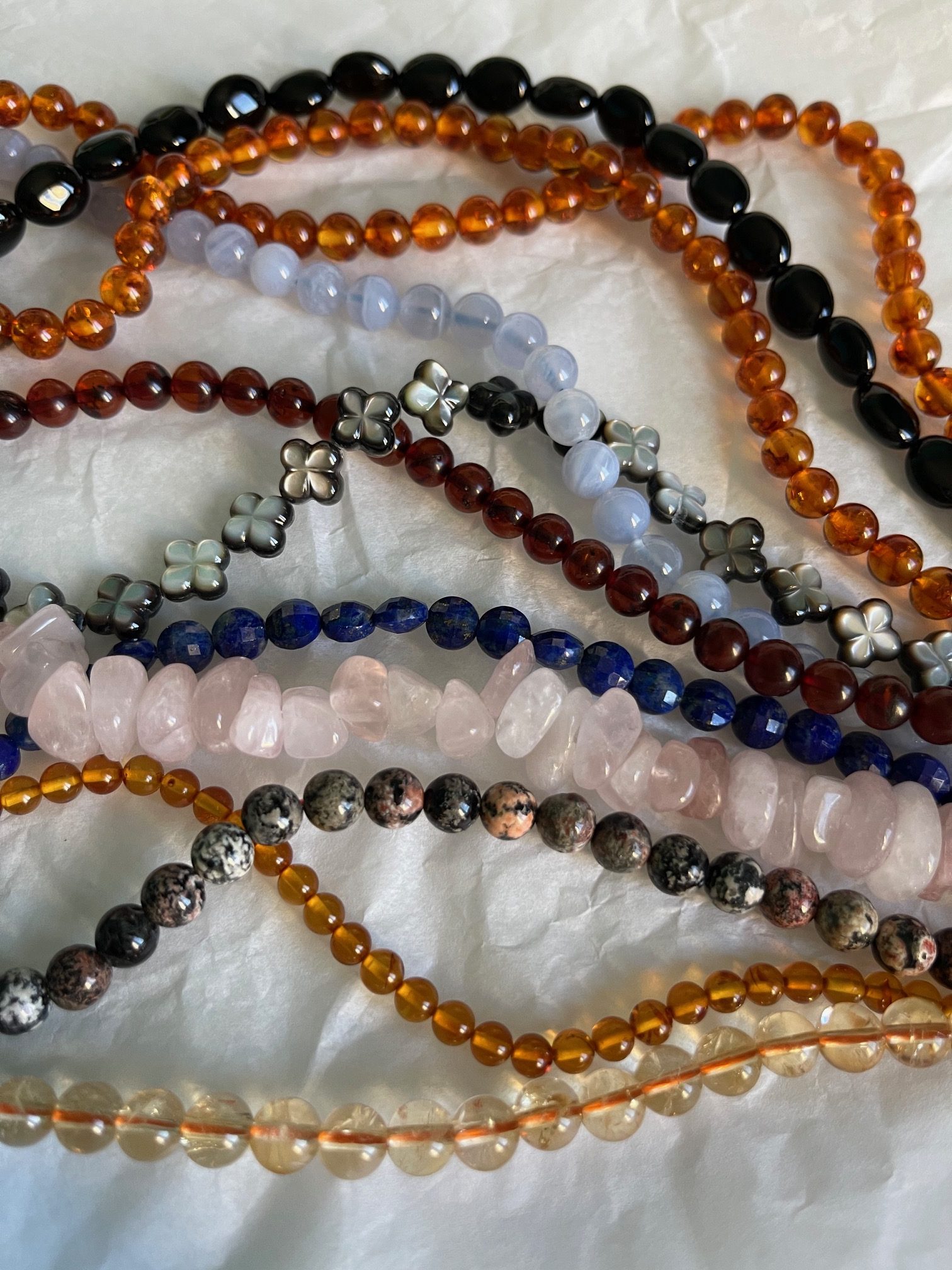 lithotherapeute antibes-formation en lithotherapie alpes maritimes-soin energetique antibes-bijoux energetiques alpes maritimes-developpement personnel antibes-psycho-energeticienne alpes maritimes-energie des pierres antibes