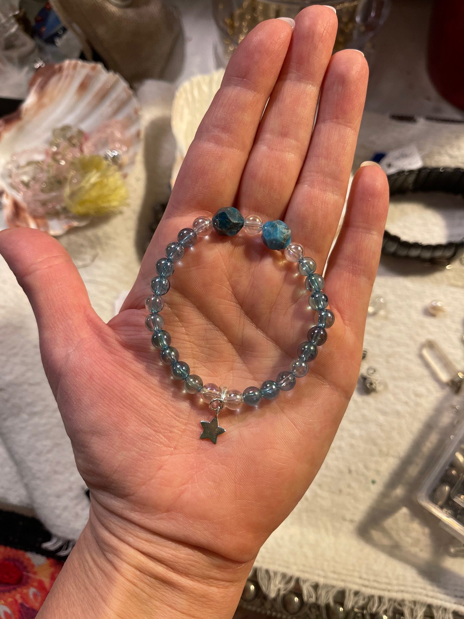 lithotherapeute antibes-formation en lithotherapie alpes maritimes-soin energetique antibes-bijoux energetiques alpes maritimes-developpement personnel antibes-psycho-energeticienne alpes maritimes-energie des pierres antibes